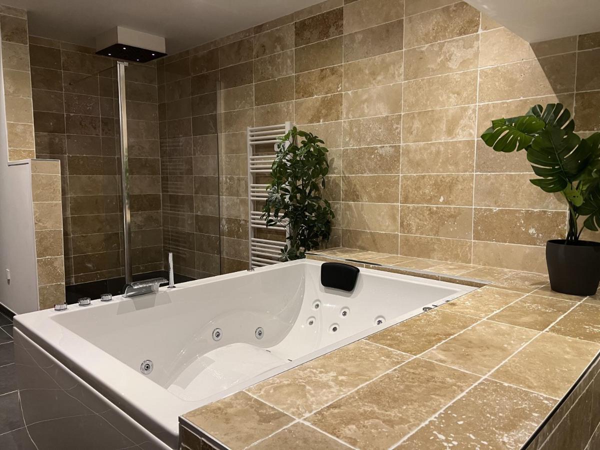 Appart Spa Privatif Laon Apartment Екстериор снимка